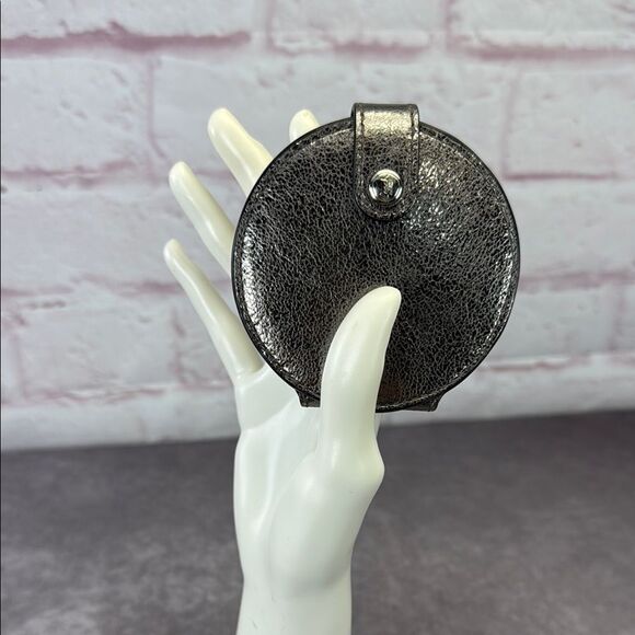 Coach Poppy Metallic Silver Mirror Compact - Picture 1 of 7